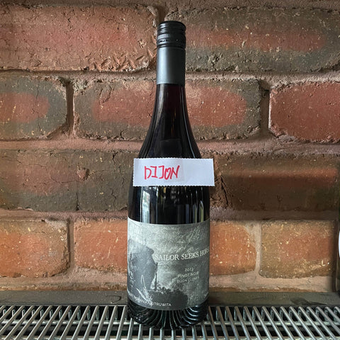 Sailor Seeks Horse Tasmania Dijon Clone Pinot Noir 2023 - Fine Pinot